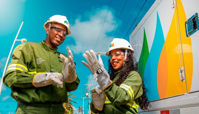 CURSO LIVRE DE CAPACITAÇÃO EM INSTALAÇÕES ELÉTRICAS RESIDENCIAIS E REDES DE DIST. DE ENERGIA ELÉTRICA - Tatuí T17